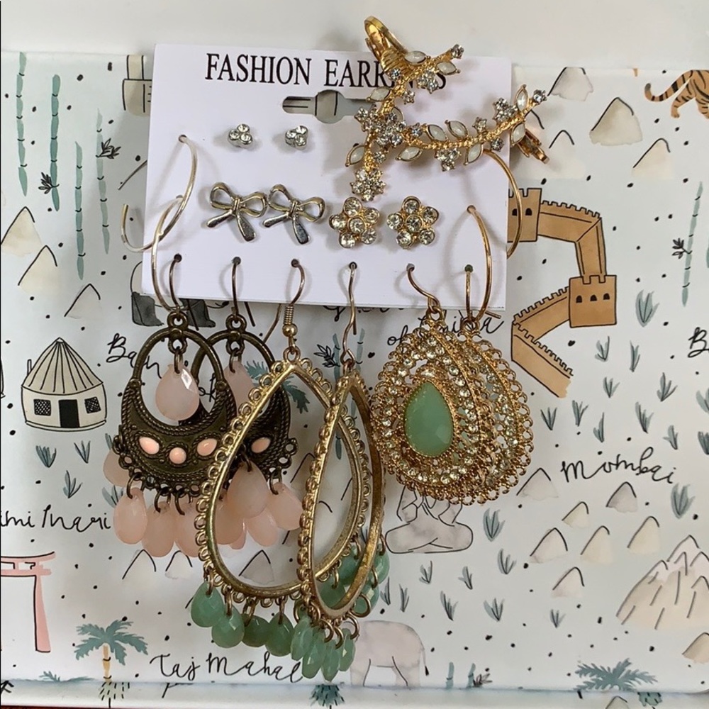 3/$25 👒Set of 9 earrings👒
